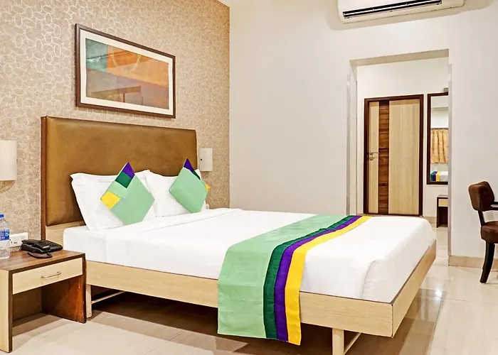 Hotel Madhav International Pune Railway Station