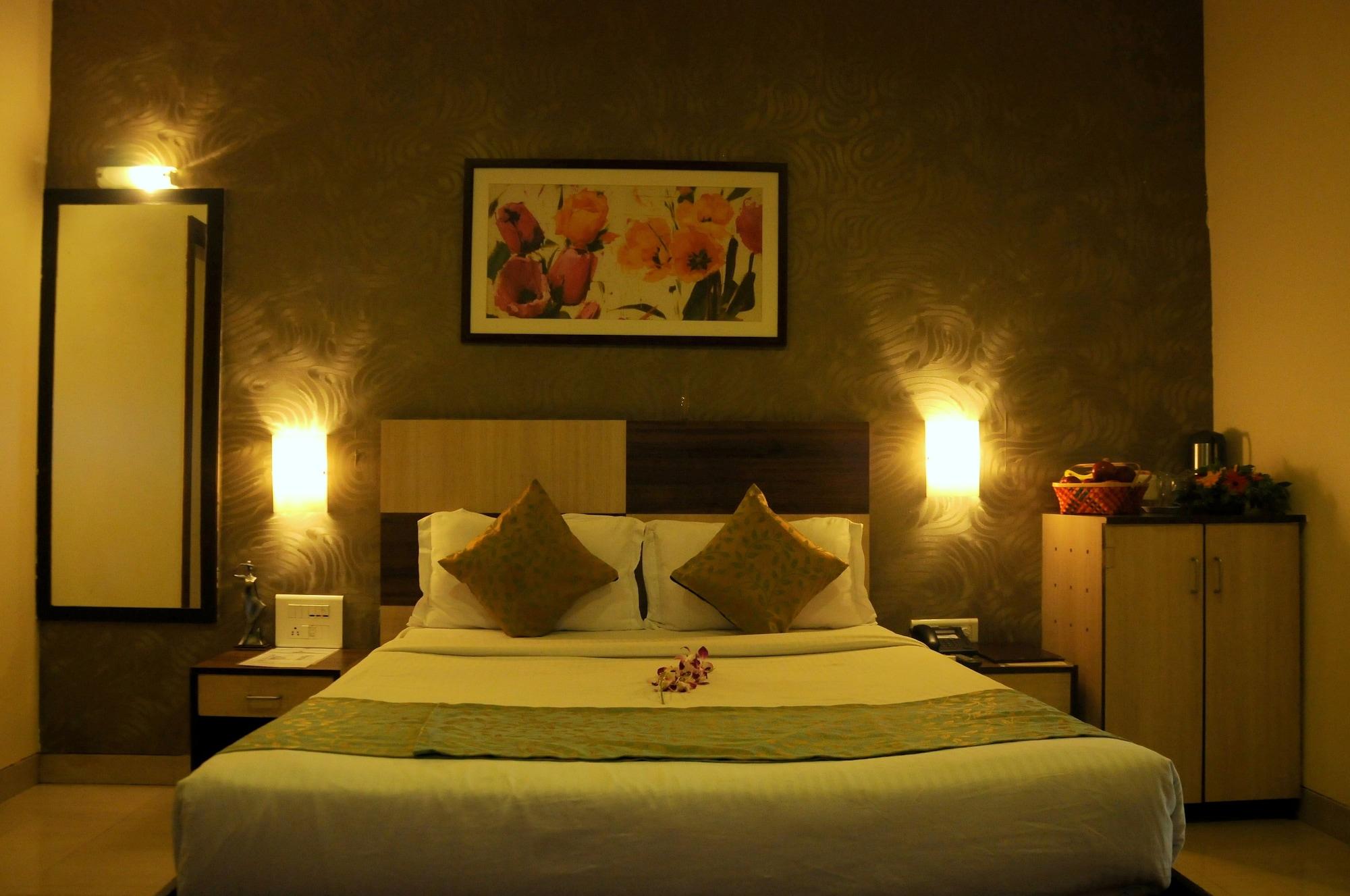 Hotel Madhav International Railway Station 3*