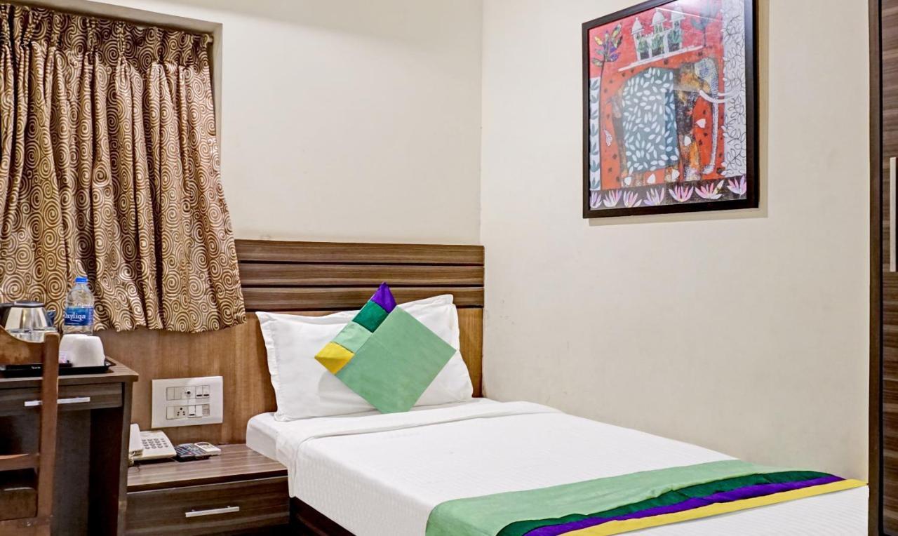 Hotel Madhav International Railway Station 3*