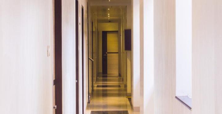 Madhav International Railway Station Hotel 3*