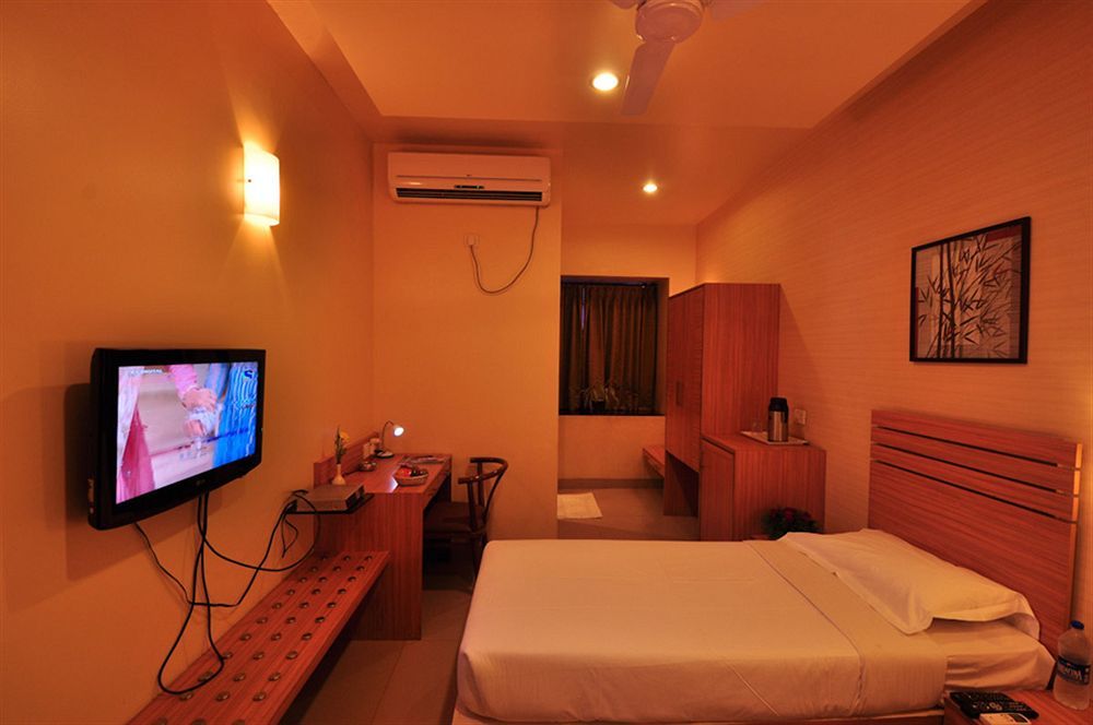Hotel Madhav International Railway Station 3*
