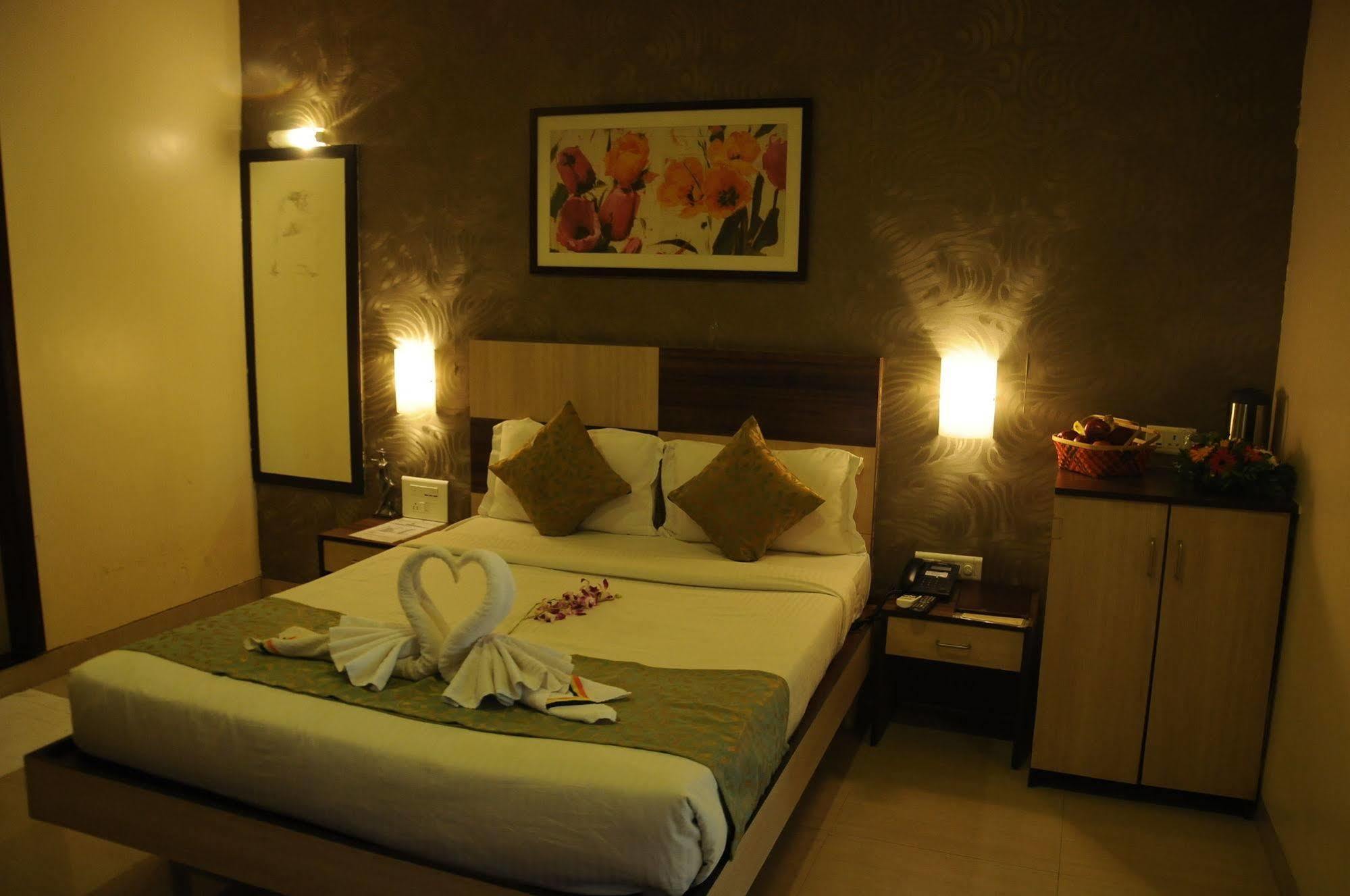 Hotel Madhav International Railway Station Pune
