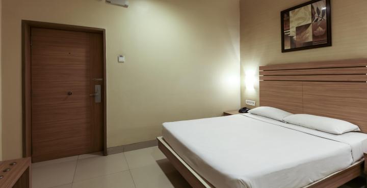 Madhav International Railway Station Hotel Pune