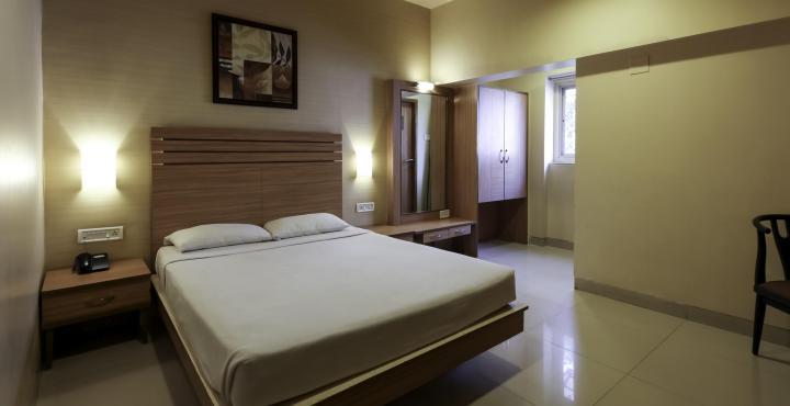 Hotel Madhav International Railway Station 3*