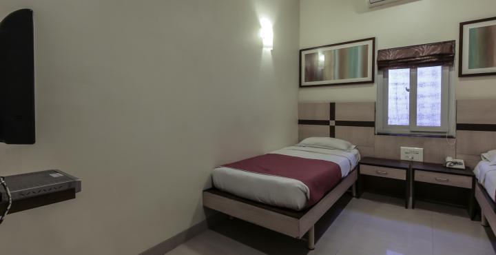 Madhav International Railway Station 3* Pune