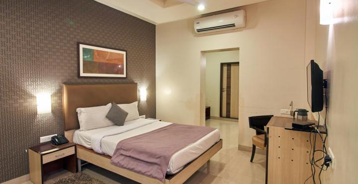 Madhav International Railway Station 3*