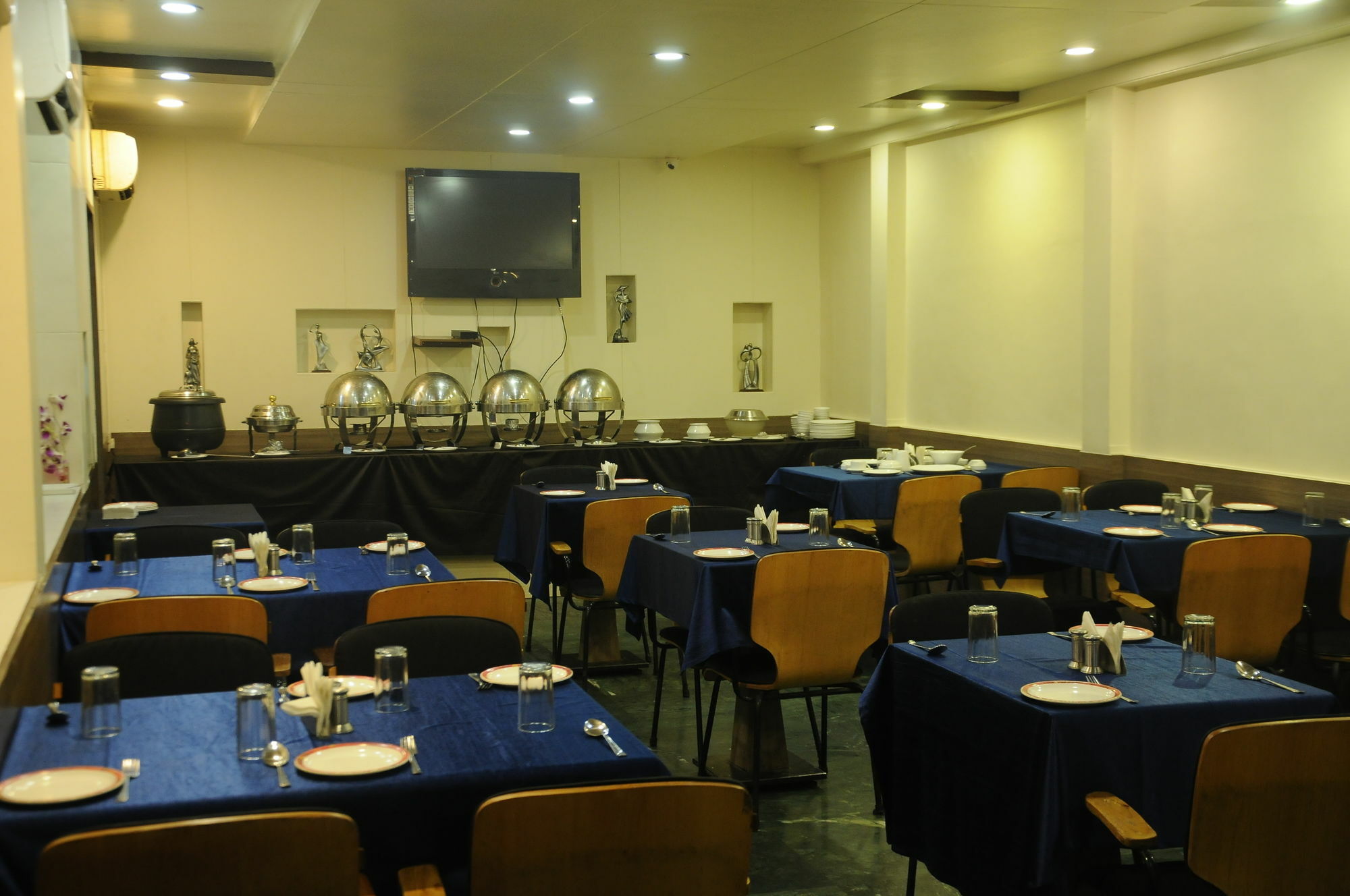 Hotel Madhav International Railway Station 3*
